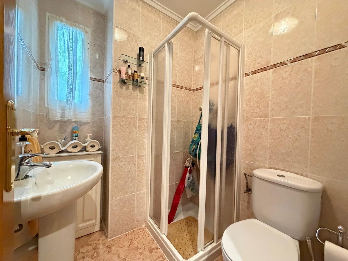 3 Bed Middle Floor Apartment in Torrevieja