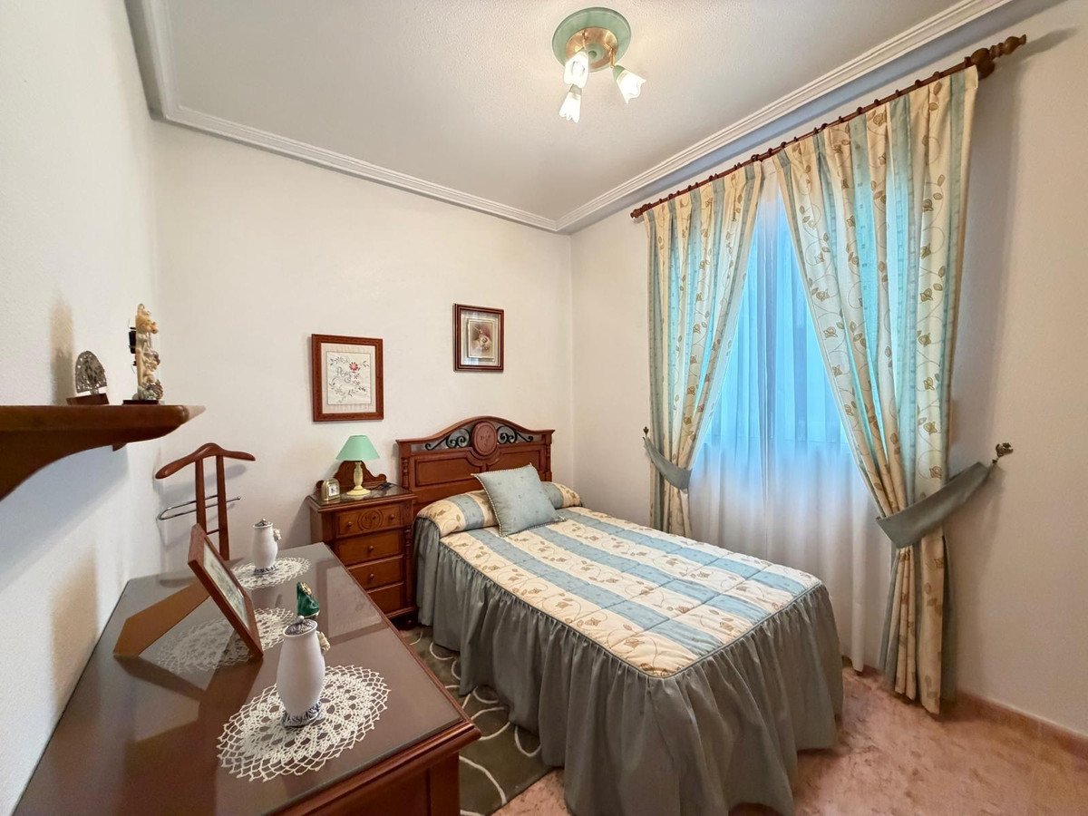 3 Bed Middle Floor Apartment in Torrevieja