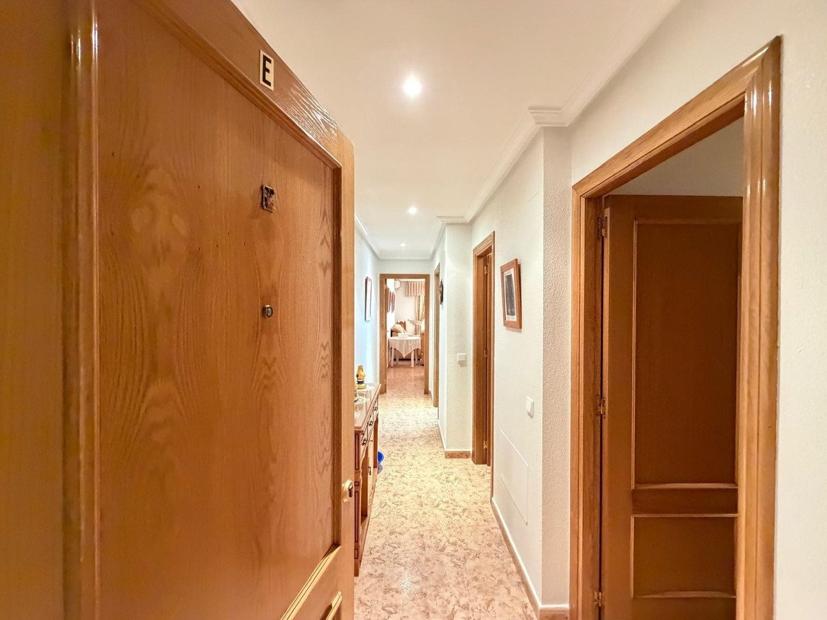 3 Bed Middle Floor Apartment in Torrevieja