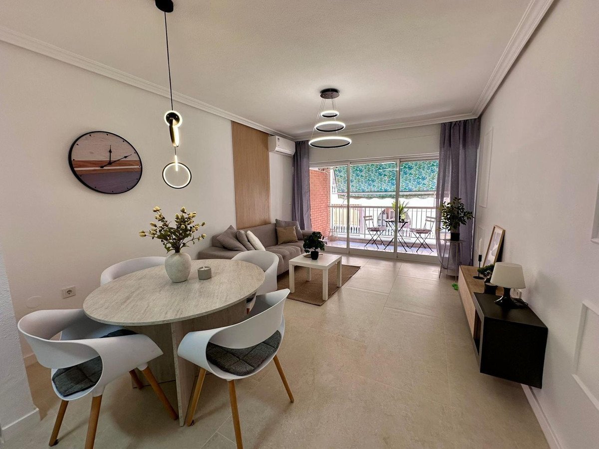 2 Bed Middle Floor Apartment in Torrevieja