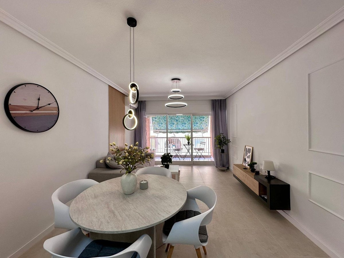 2 Bed Middle Floor Apartment in Torrevieja