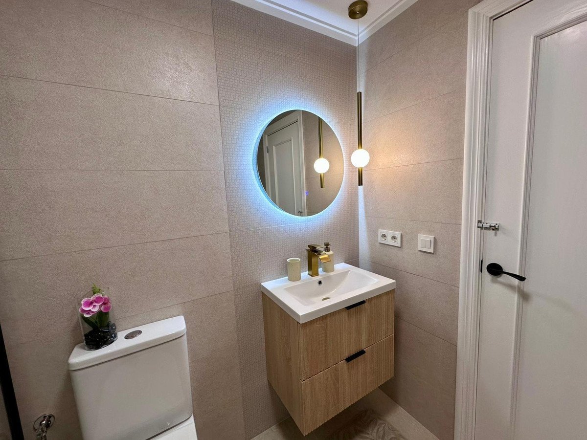 2 Bed Middle Floor Apartment in Torrevieja