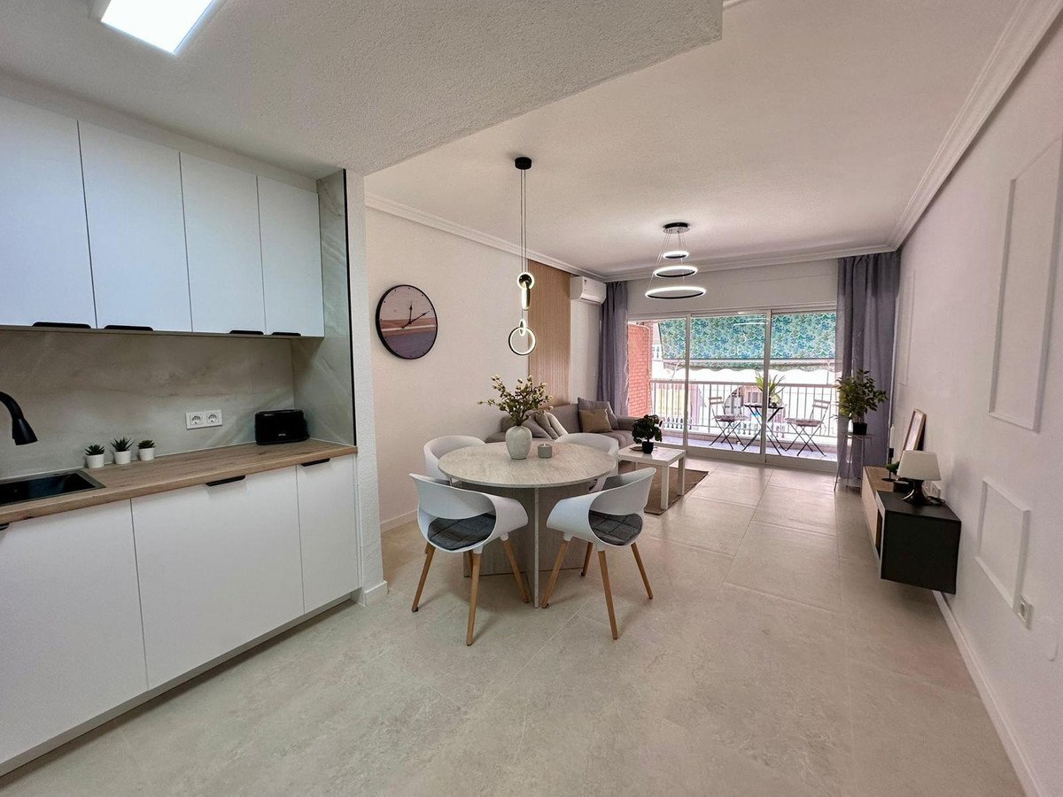 2 Bed Middle Floor Apartment in Torrevieja