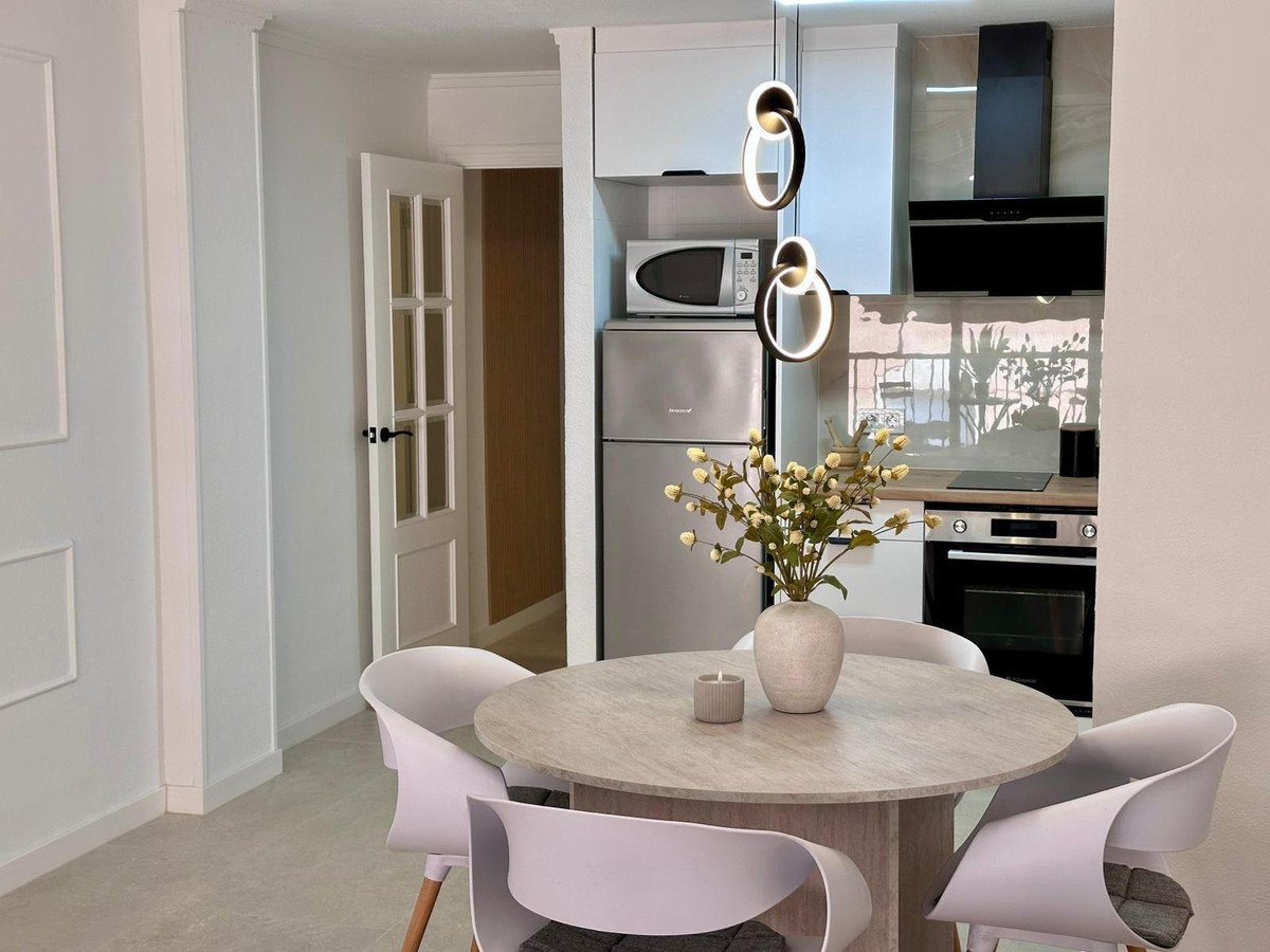 2 Bed Middle Floor Apartment in Torrevieja