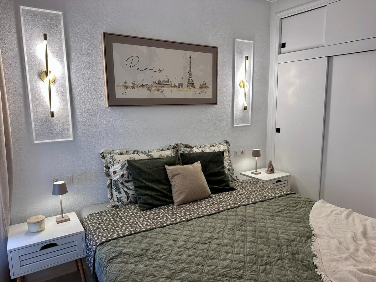 2 Bed Middle Floor Apartment in Torrevieja