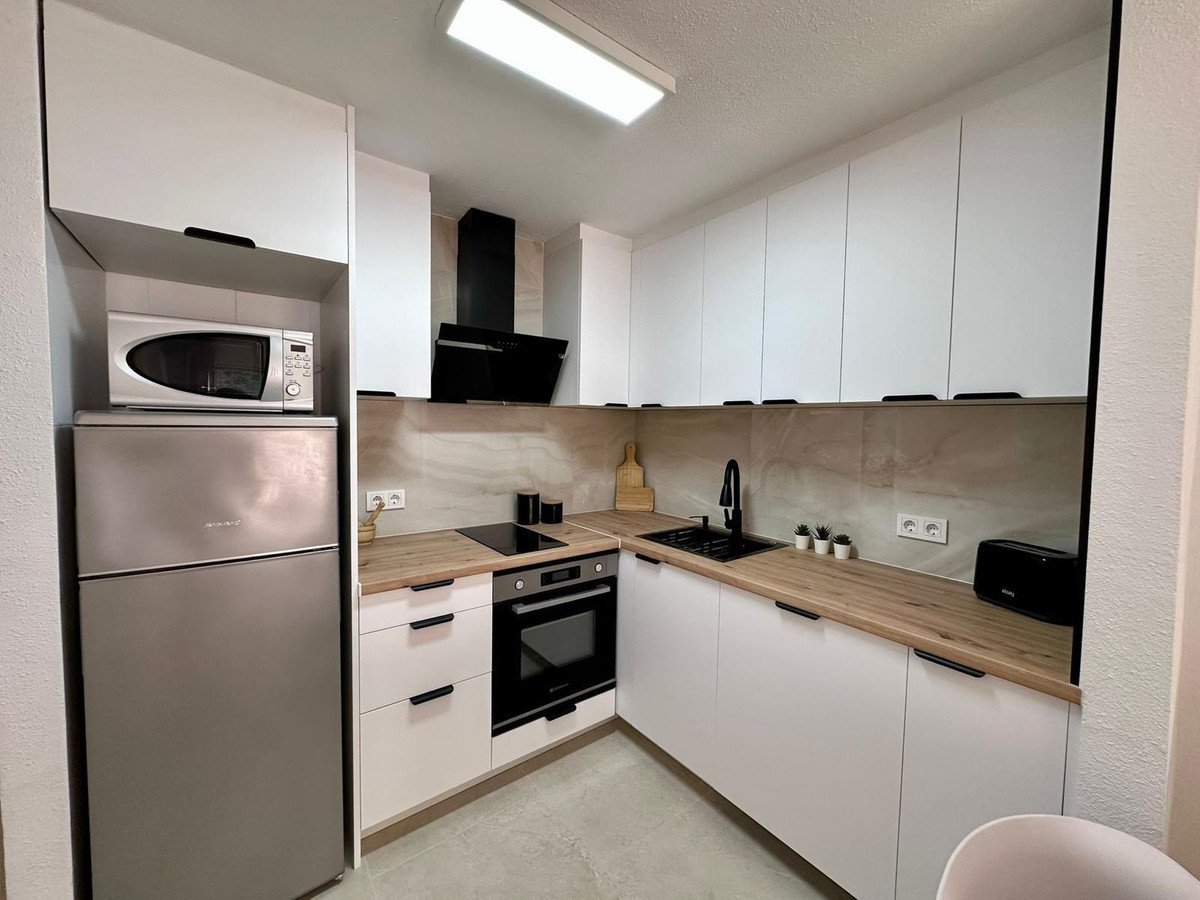 2 Bed Middle Floor Apartment in Torrevieja