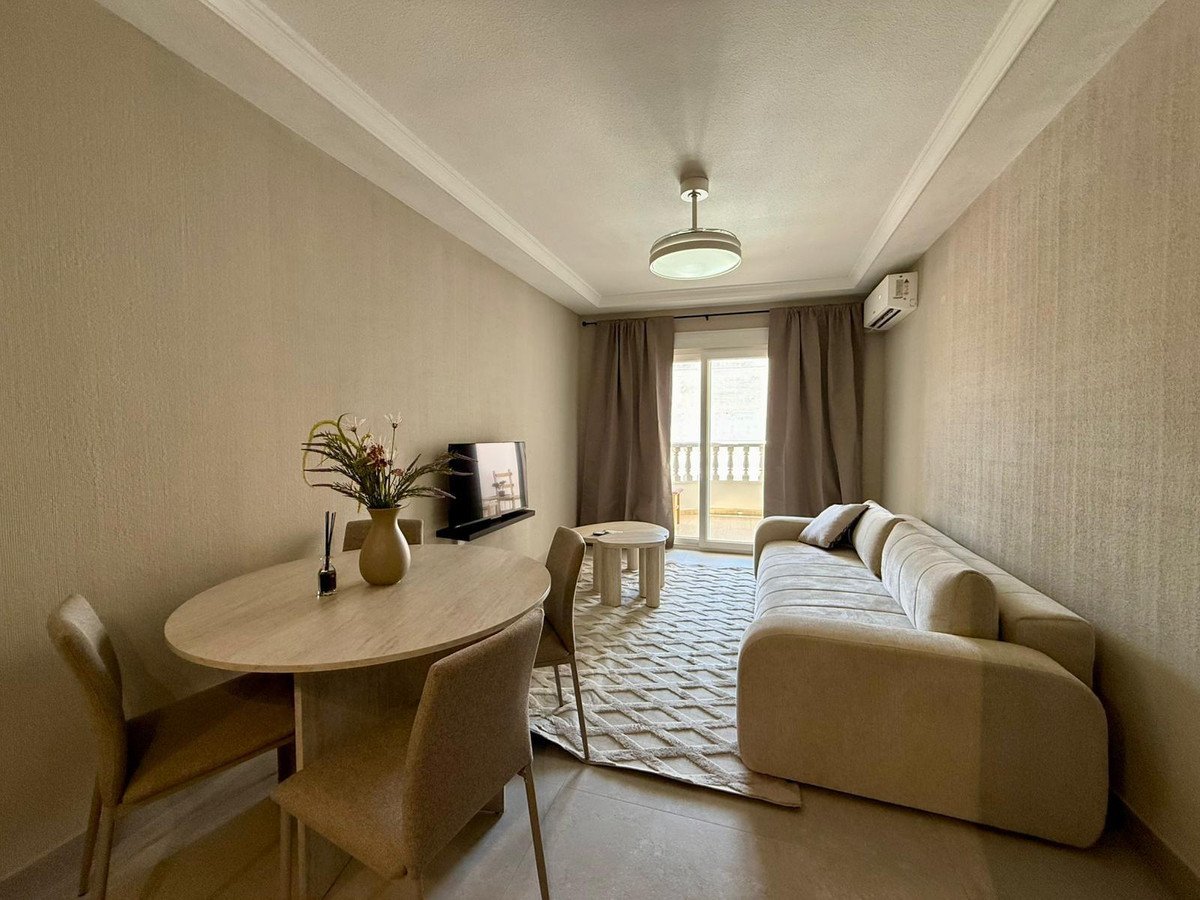 2 Bed Middle Floor Apartment in Torrevieja