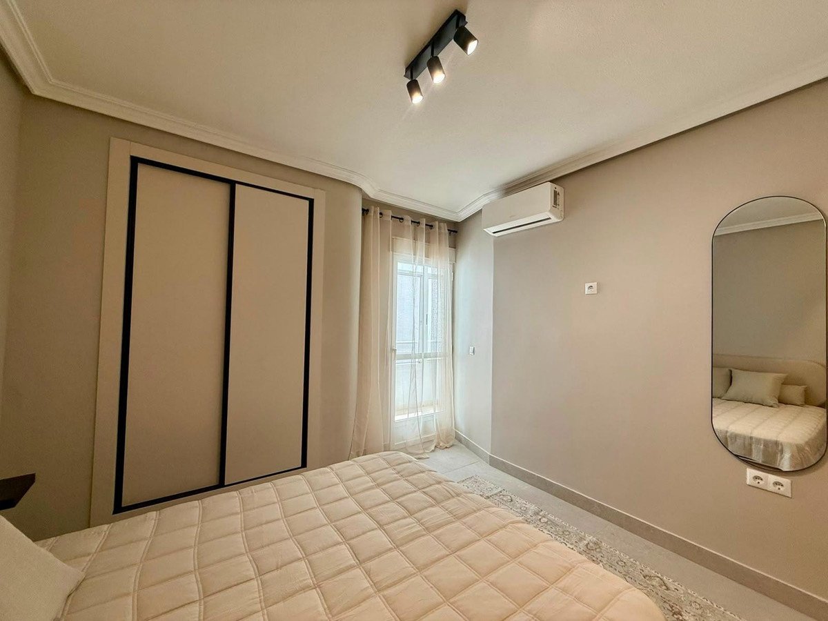 2 Bed Middle Floor Apartment in Torrevieja