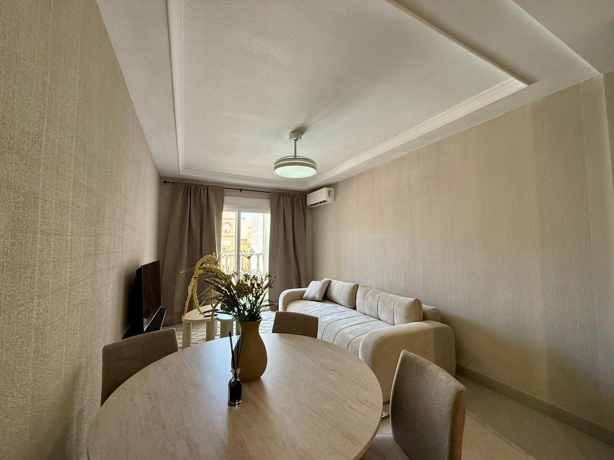 2 Bed Middle Floor Apartment in Torrevieja