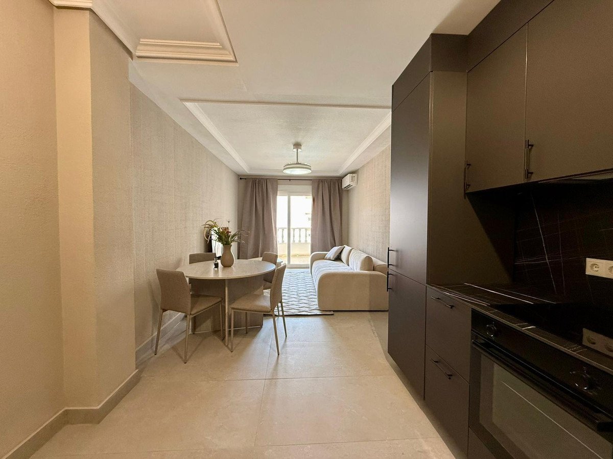 2 Bed Middle Floor Apartment in Torrevieja