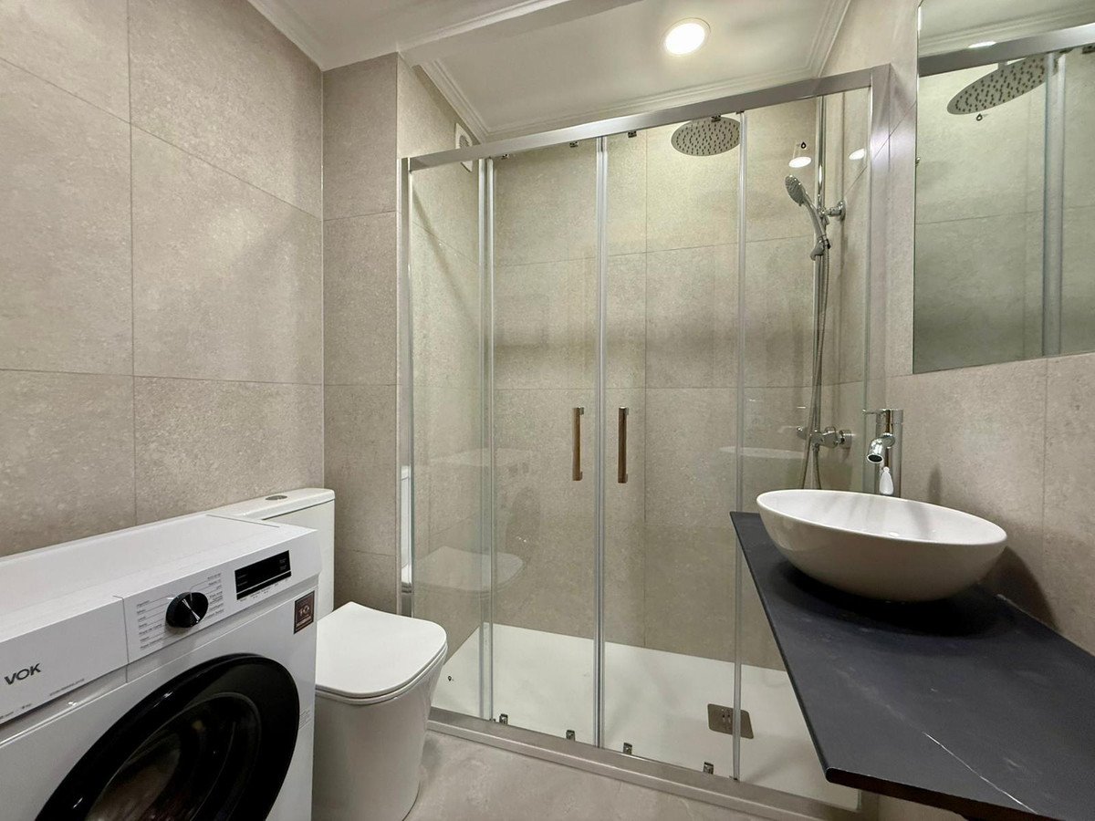 2 Bed Middle Floor Apartment in Torrevieja