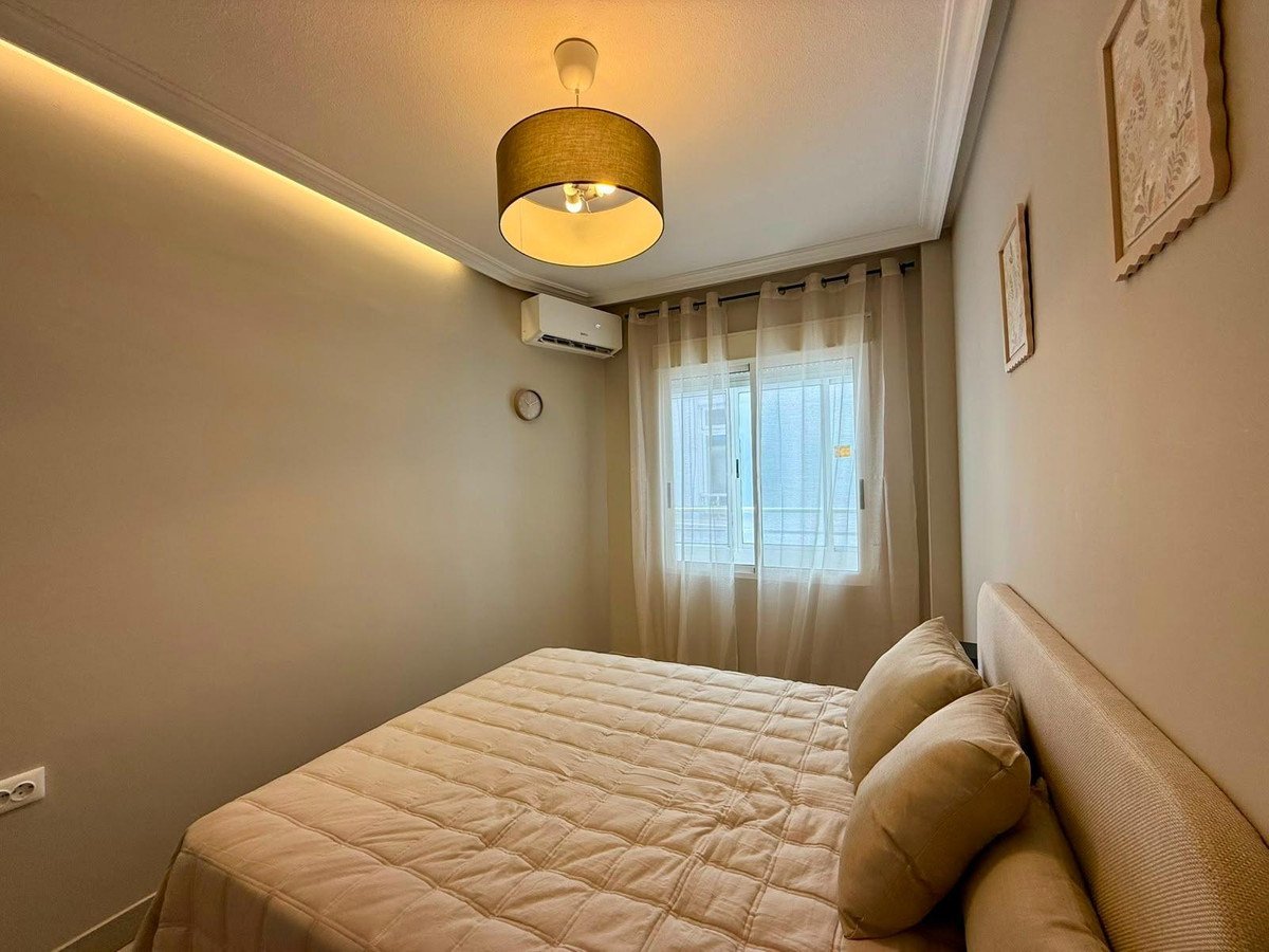 2 Bed Middle Floor Apartment in Torrevieja