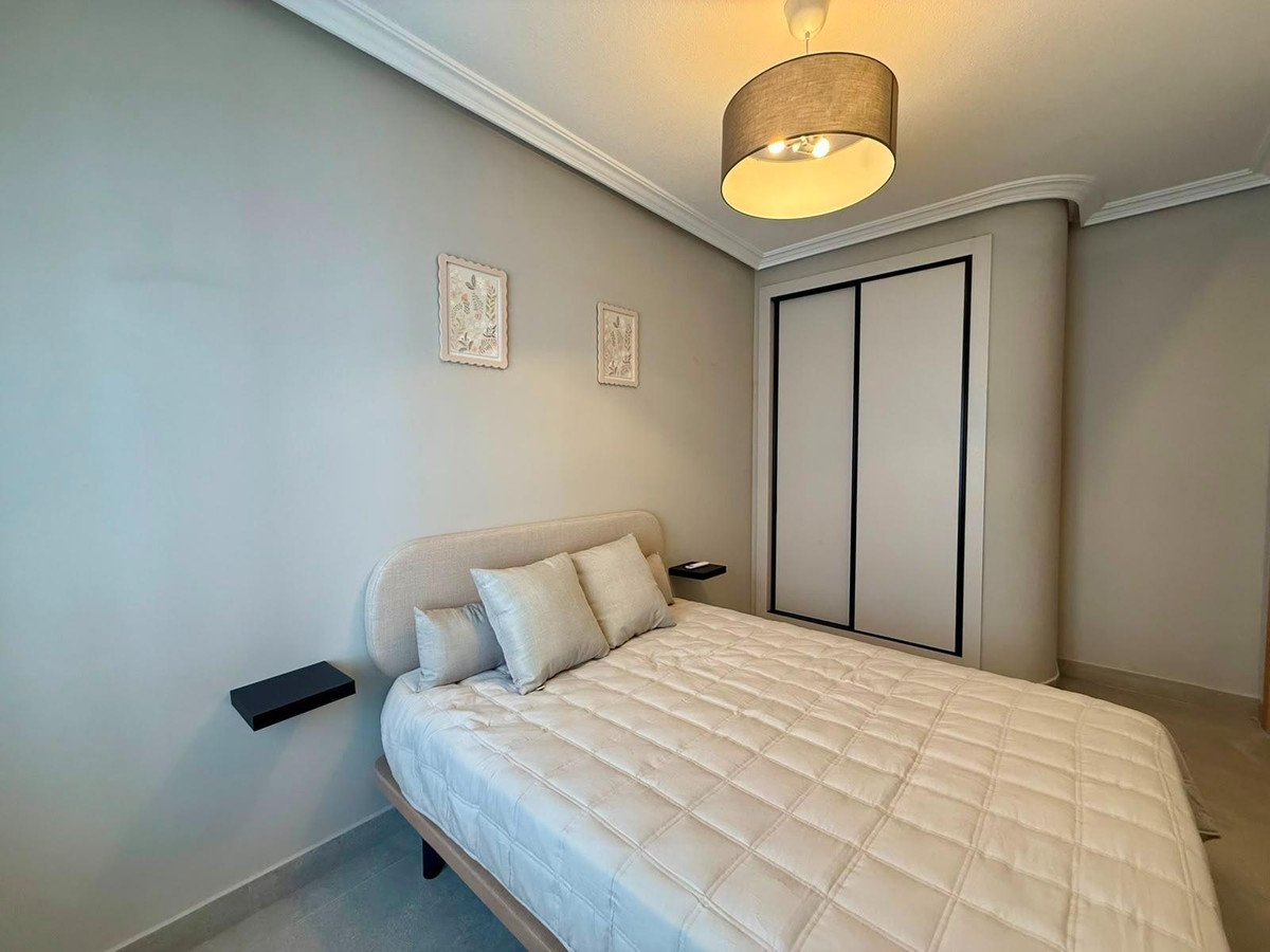 2 Bed Middle Floor Apartment in Torrevieja