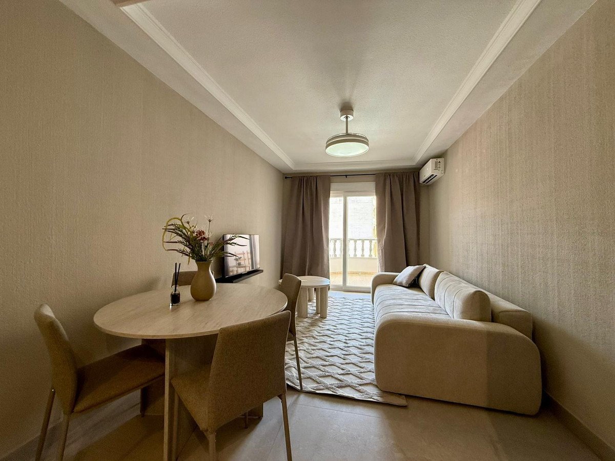2 Bed Middle Floor Apartment in Torrevieja