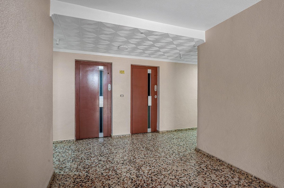 2 Bed Middle Floor Apartment in Torrevieja