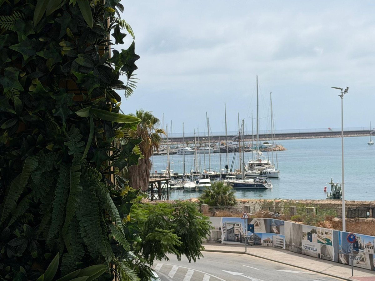 3 Bed Middle Floor Apartment in Torrevieja
