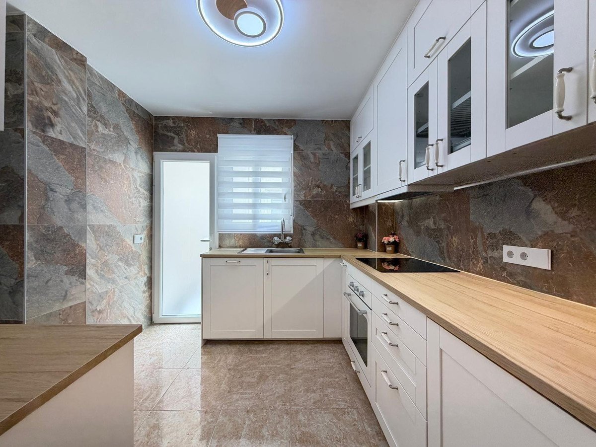 3 Bed Middle Floor Apartment in Torrevieja