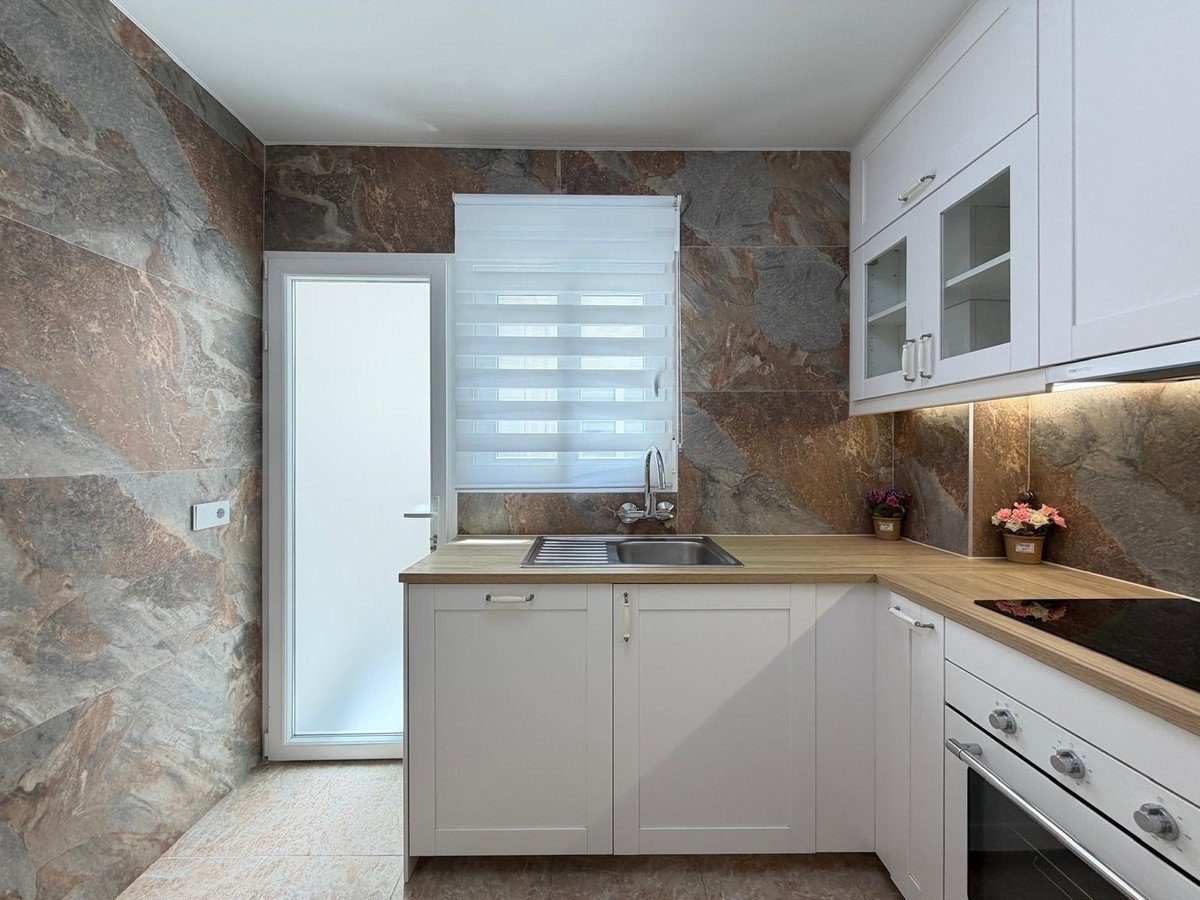 3 Bed Middle Floor Apartment in Torrevieja