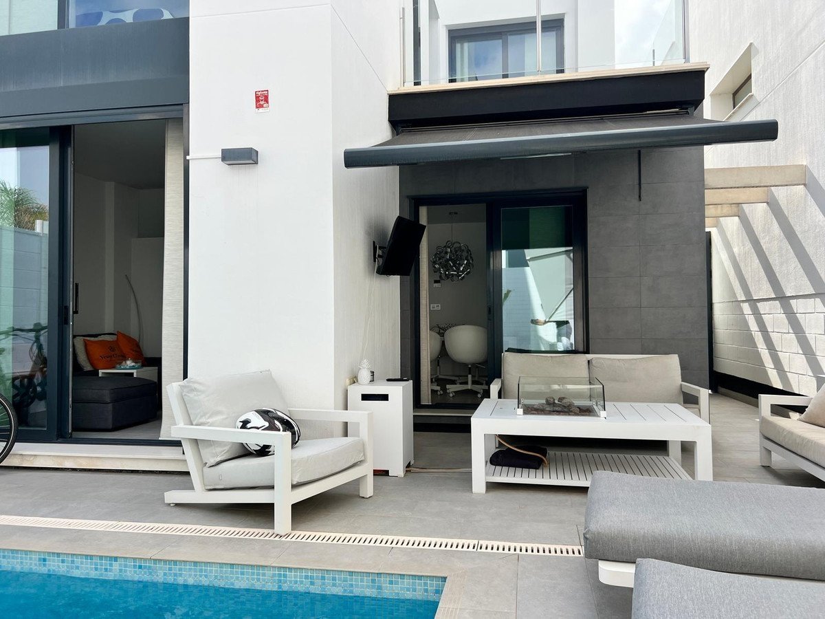 3 Bed Bungalow in Orihuela Costa