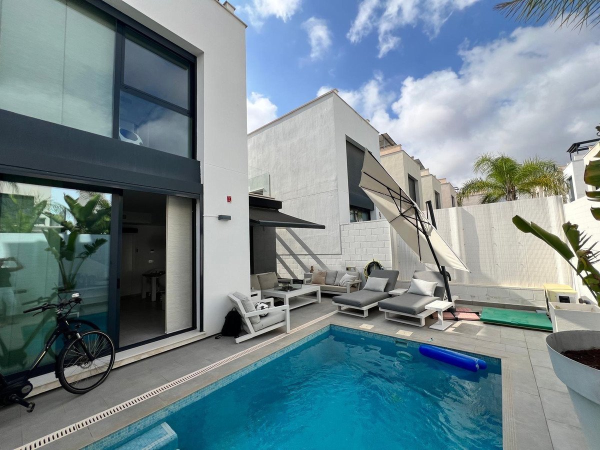 3 Bed Bungalow in Orihuela Costa