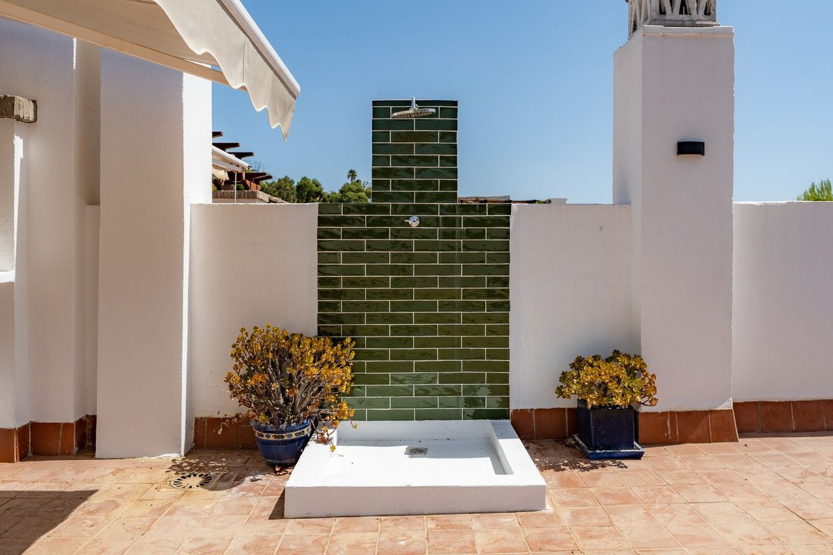2 Bed Penthouse in Los Arqueros