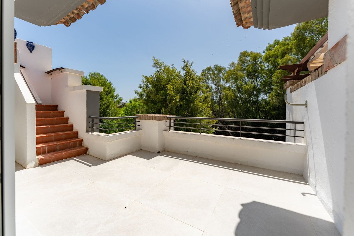 2 Bed Penthouse in Los Arqueros