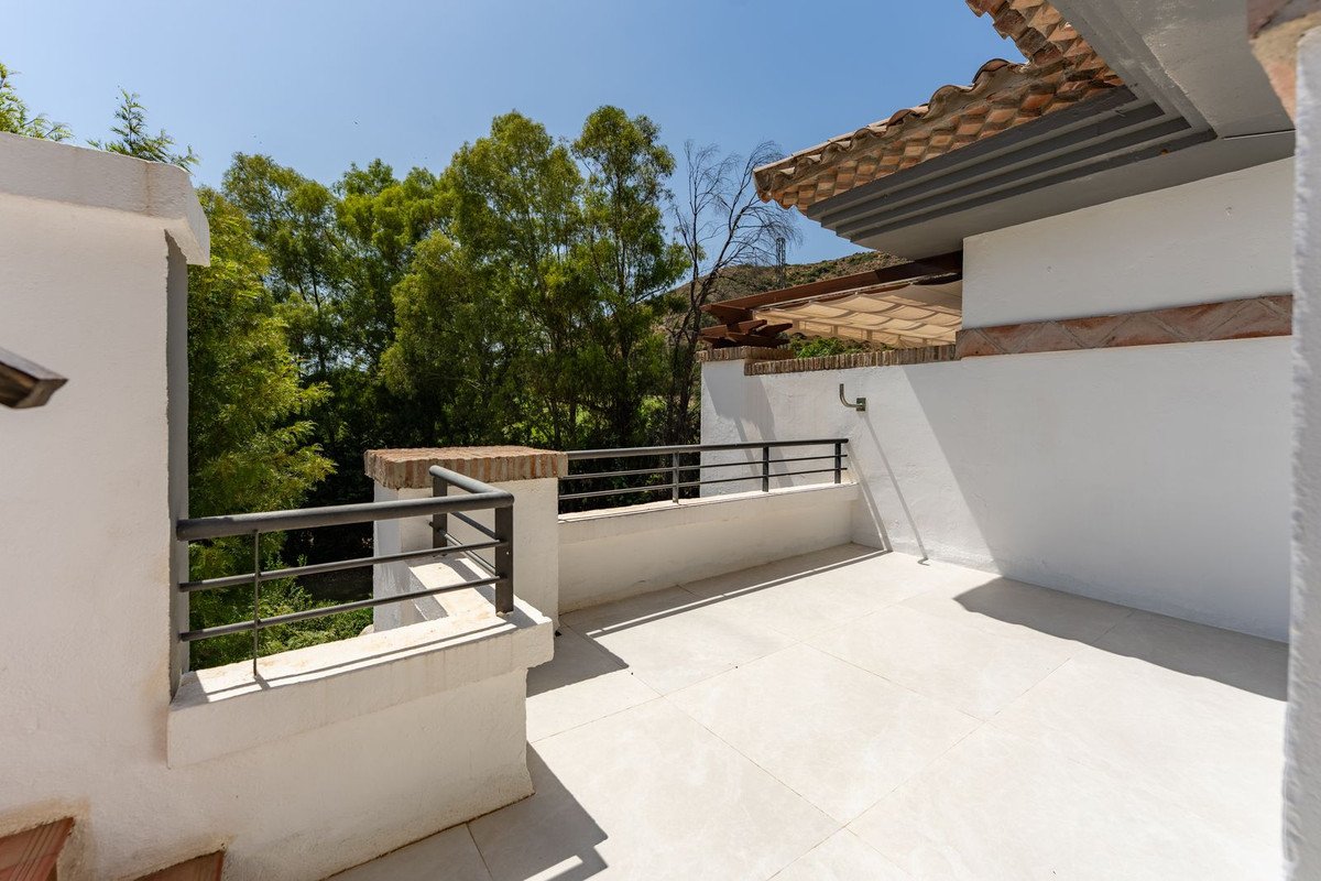 2 Bed Penthouse in Los Arqueros