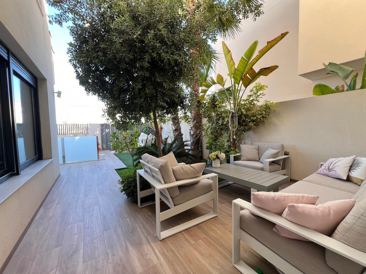 3 Bed Bungalow in Torrevieja