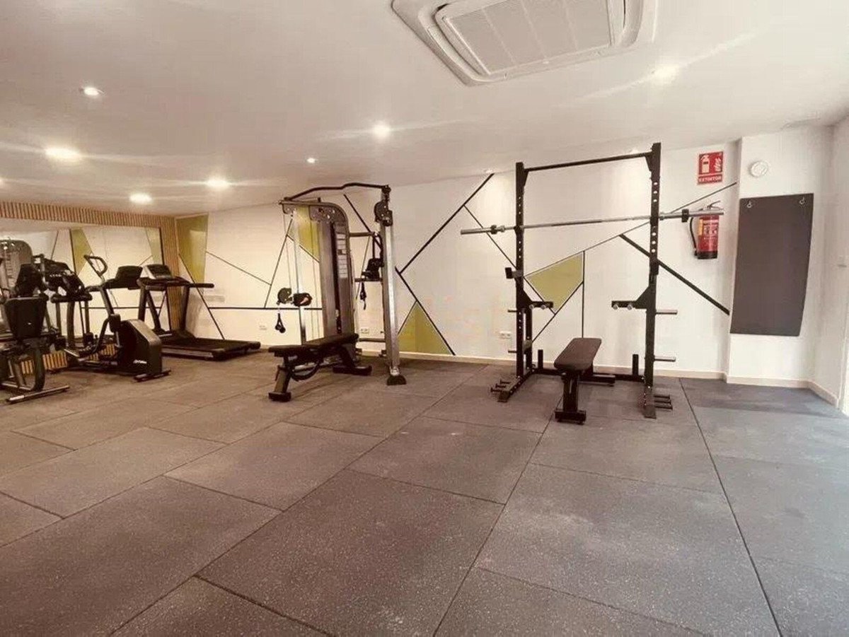 3 Bed Middle Floor Apartment in The Golden Mile