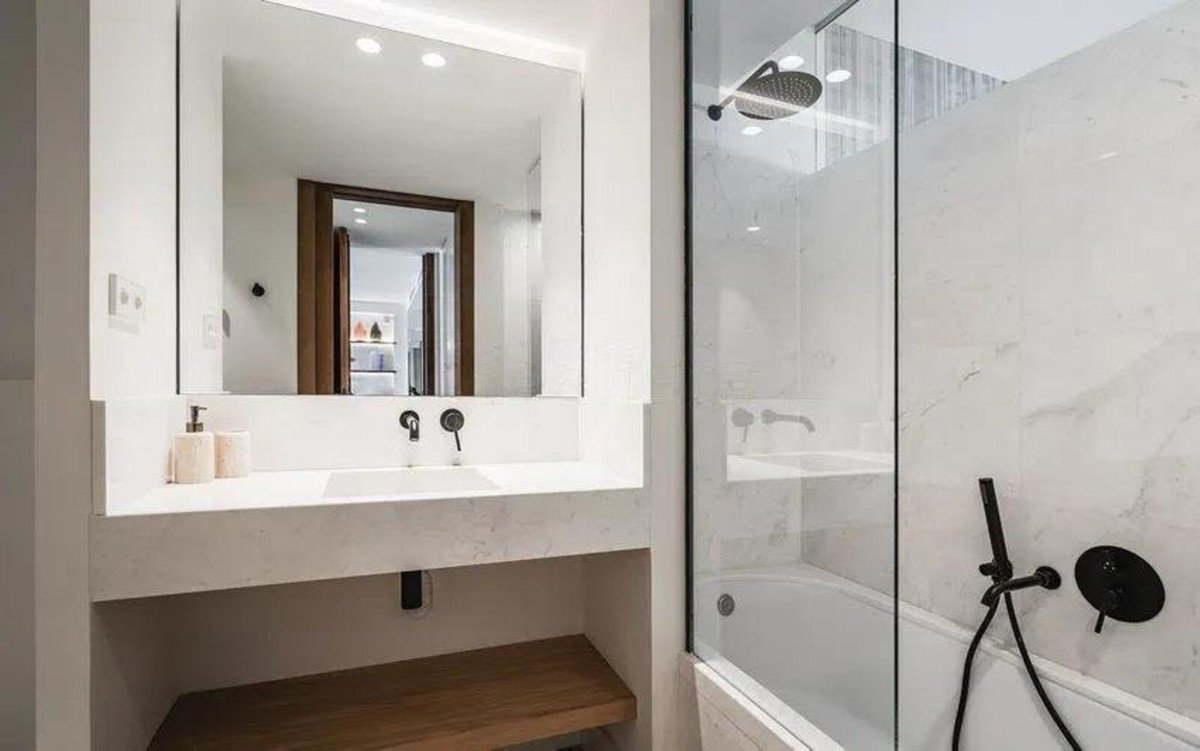 3 Bed Middle Floor Apartment in The Golden Mile