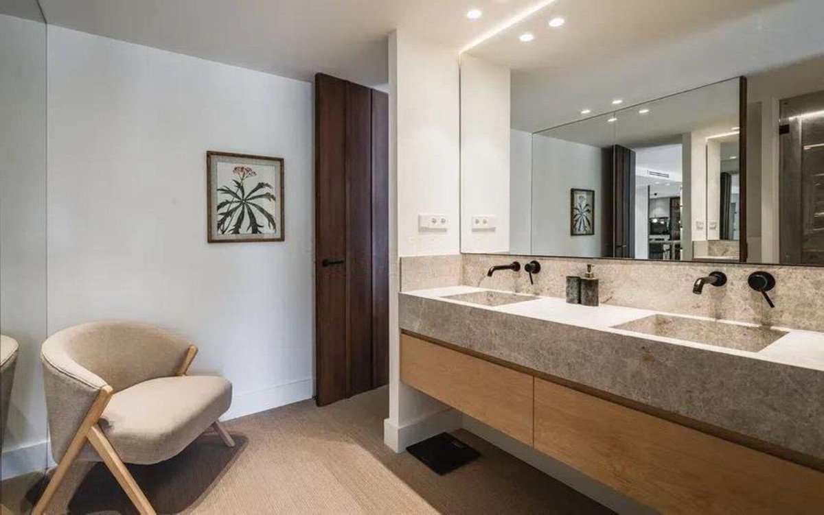 3 Bed Middle Floor Apartment in The Golden Mile