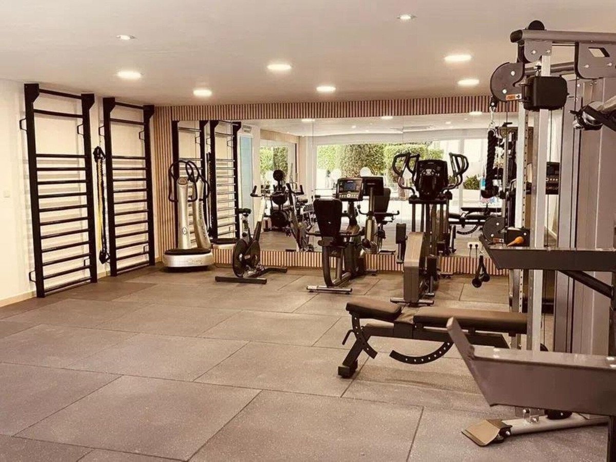 3 Bed Middle Floor Apartment in The Golden Mile