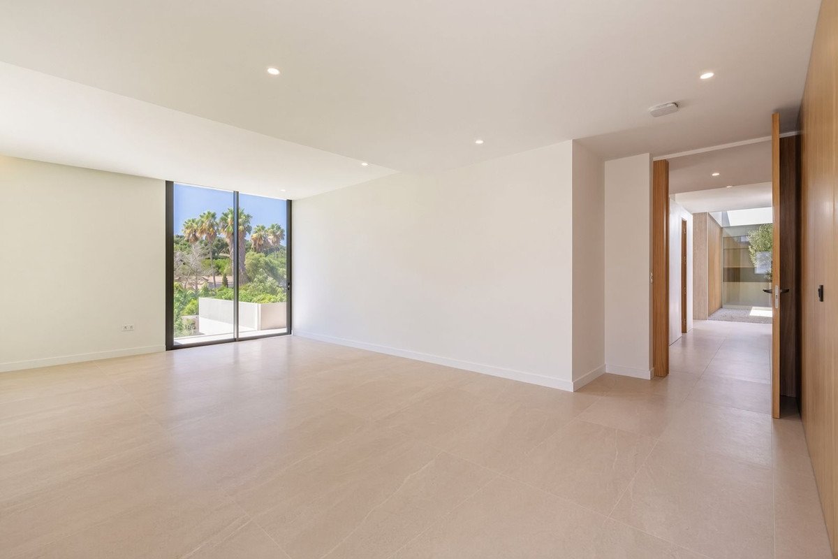 4 Bed Detached Villa in Sotogrande Alto