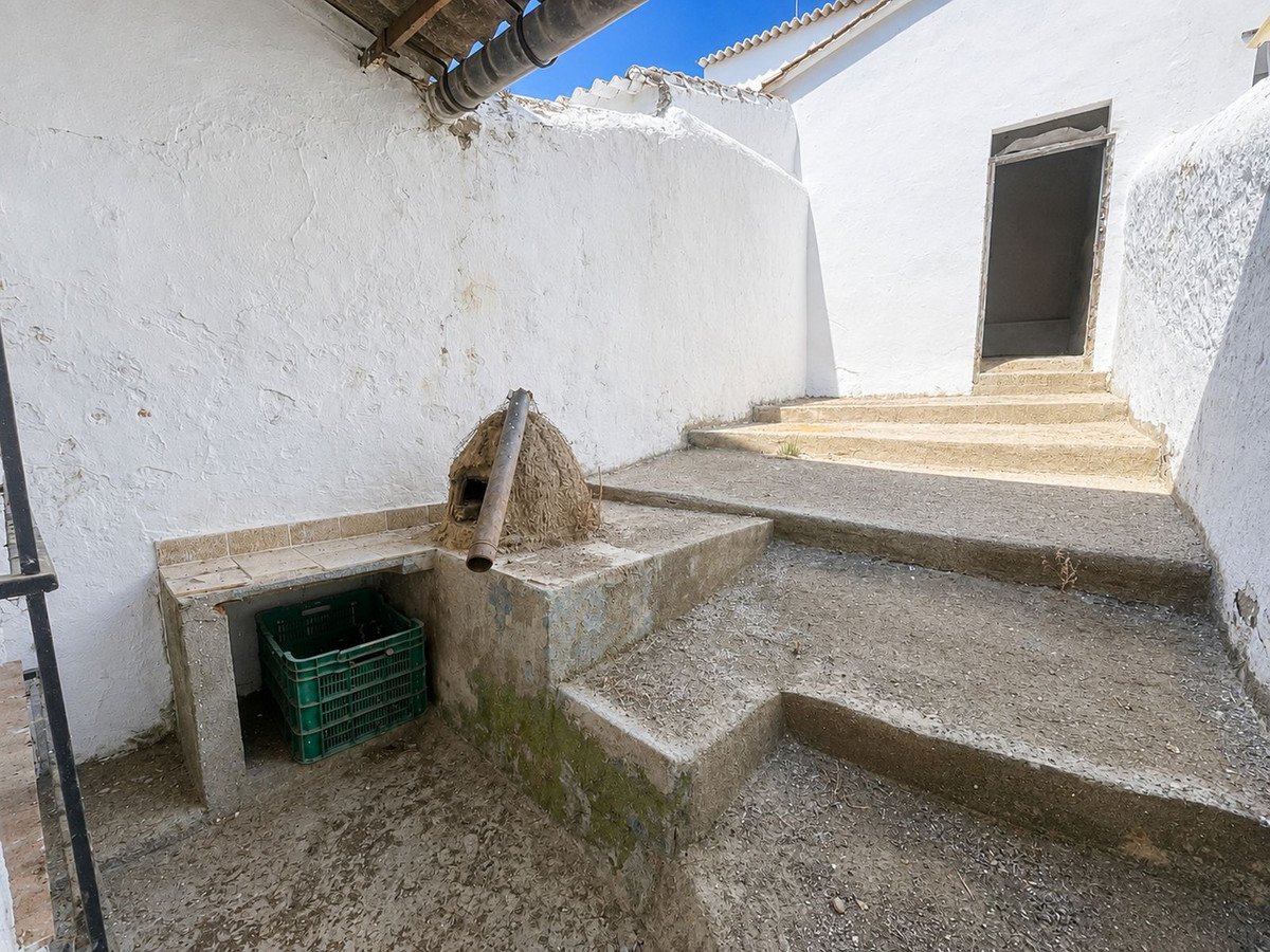 3 Bed Semi-Detached House in Pizarra