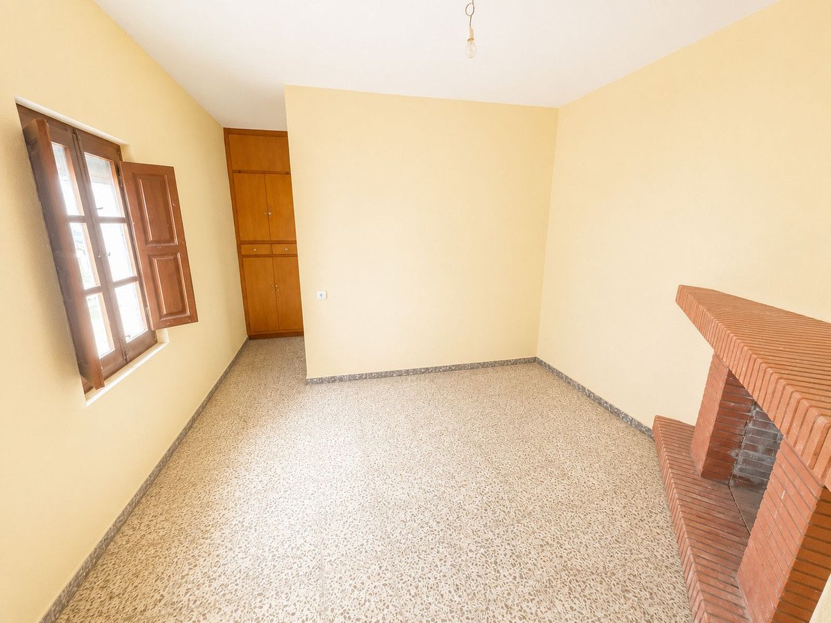 3 Bed Semi-Detached House in Pizarra