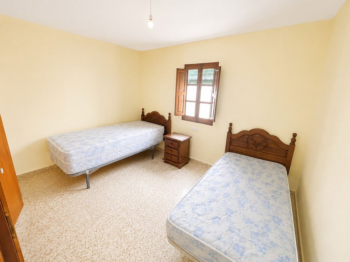 3 Bed Semi-Detached House in Pizarra