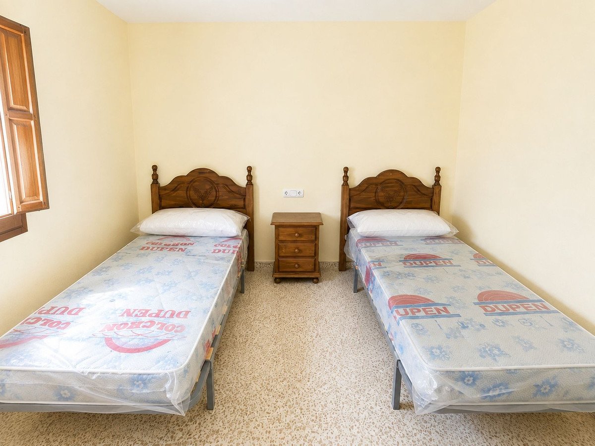 3 Bed Semi-Detached House in Pizarra