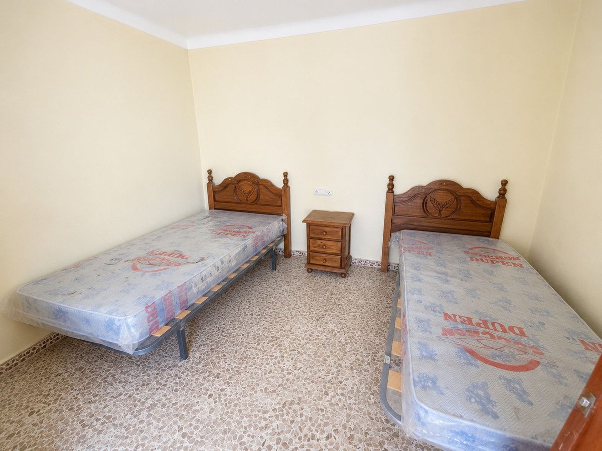 3 Bed Semi-Detached House in Pizarra