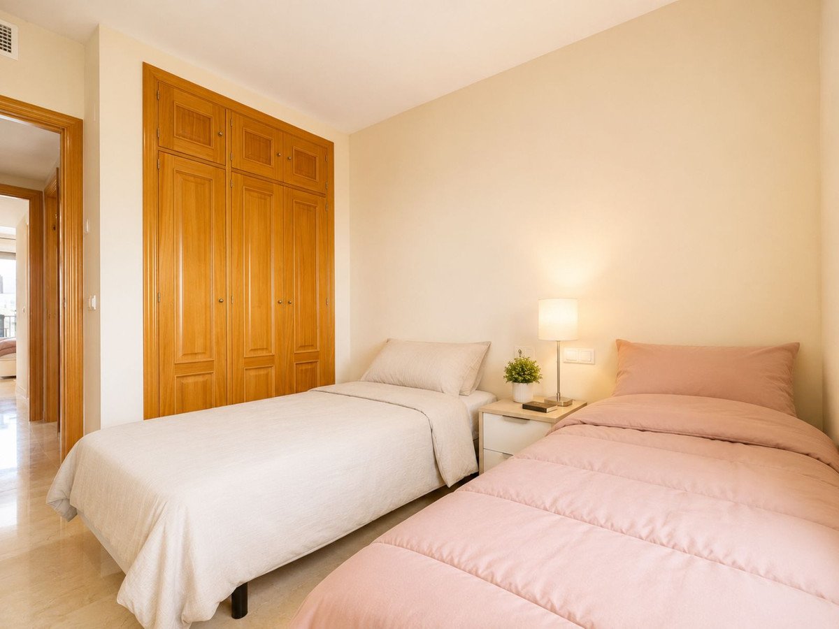 2 Bed Middle Floor Apartment in Manilva