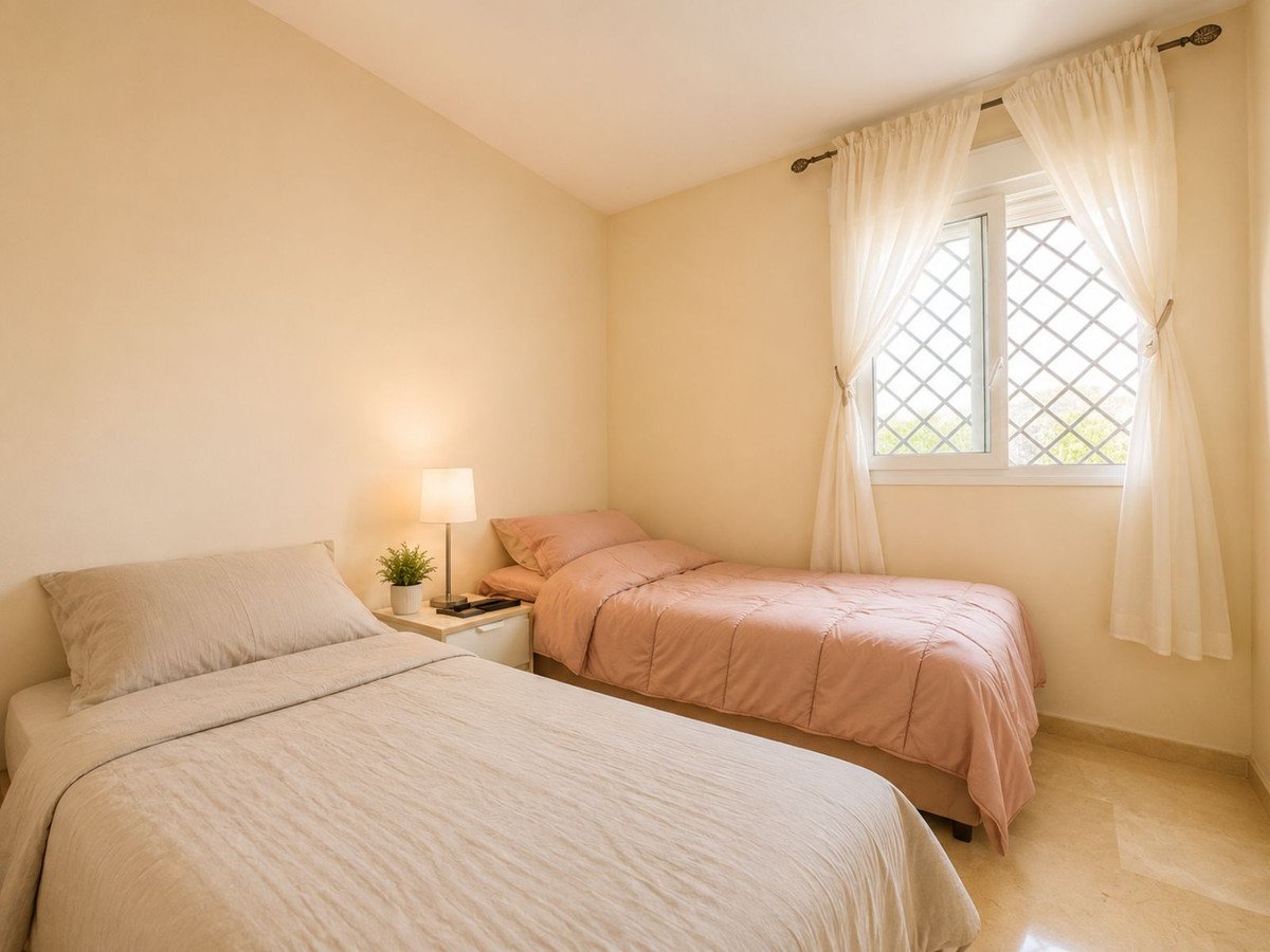 2 Bed Middle Floor Apartment in Manilva
