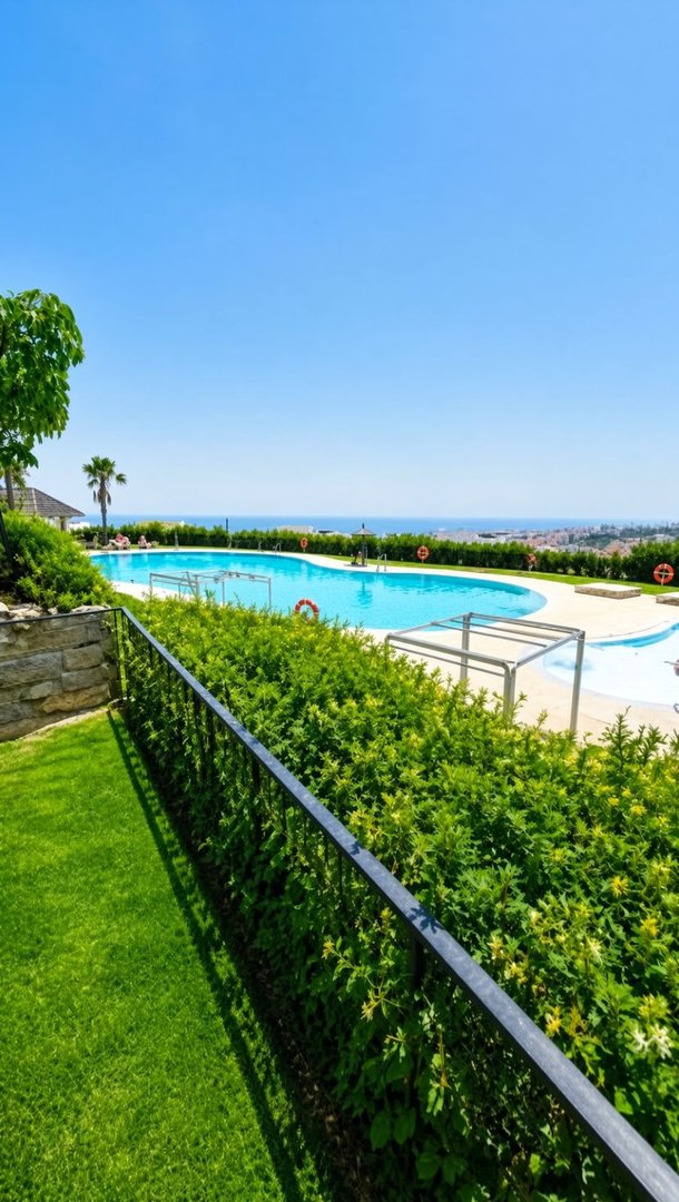 2 Bed Ground Floor Apartment in Estepona