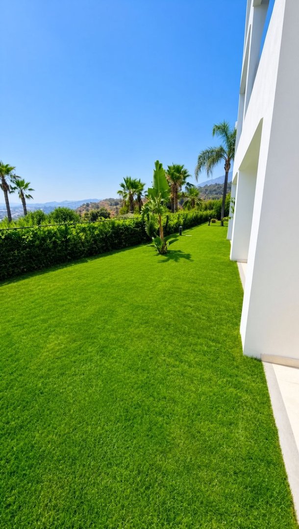 2 Bed Ground Floor Apartment in Estepona