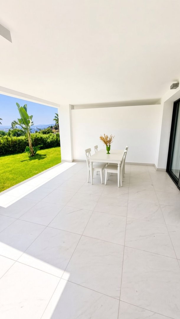 2 Bed Ground Floor Apartment in Estepona