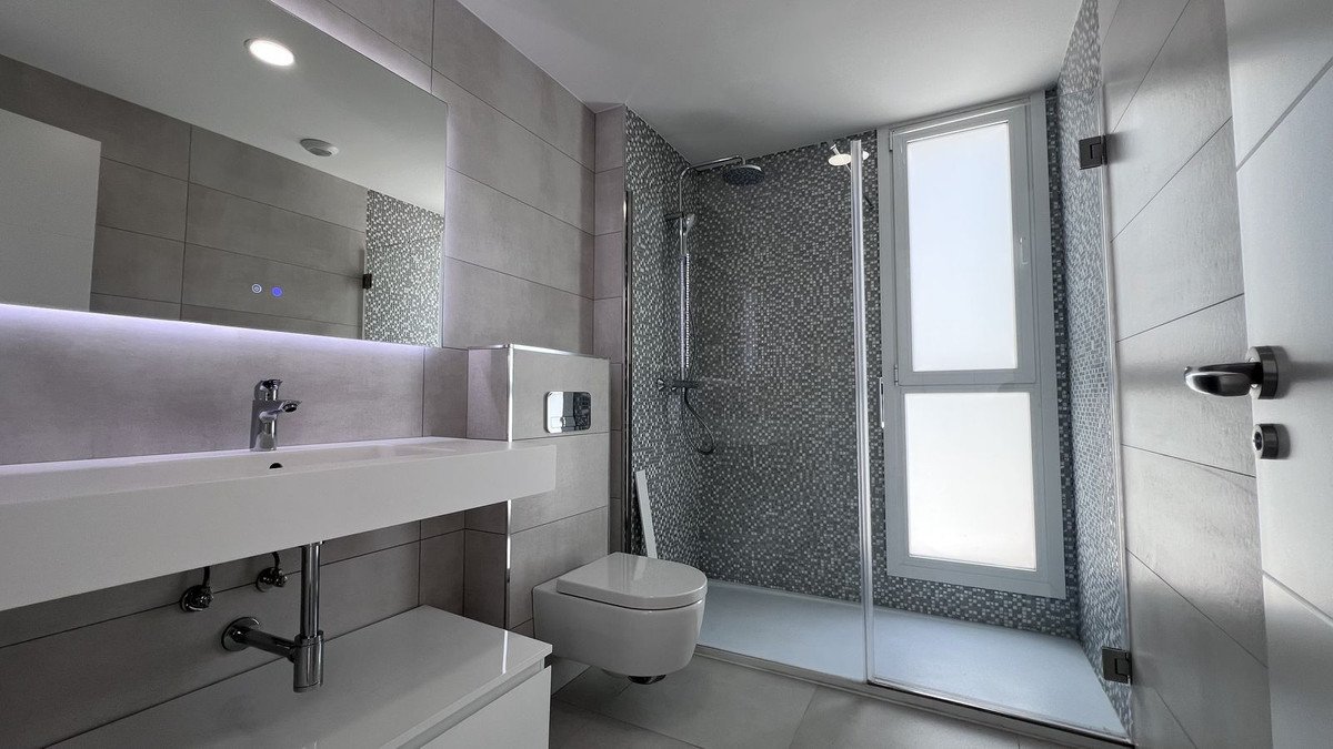3 Bed Middle Floor Apartment in La Cala de Mijas
