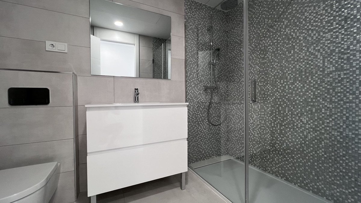 3 Bed Middle Floor Apartment in La Cala de Mijas
