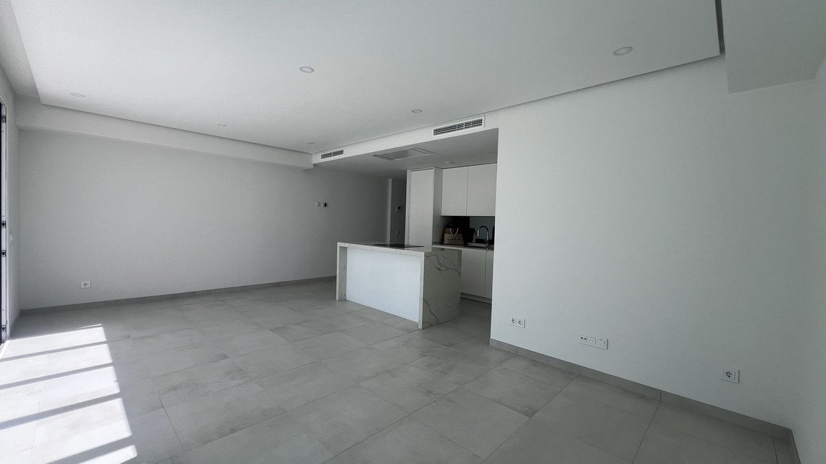 3 Bed Middle Floor Apartment in La Cala de Mijas