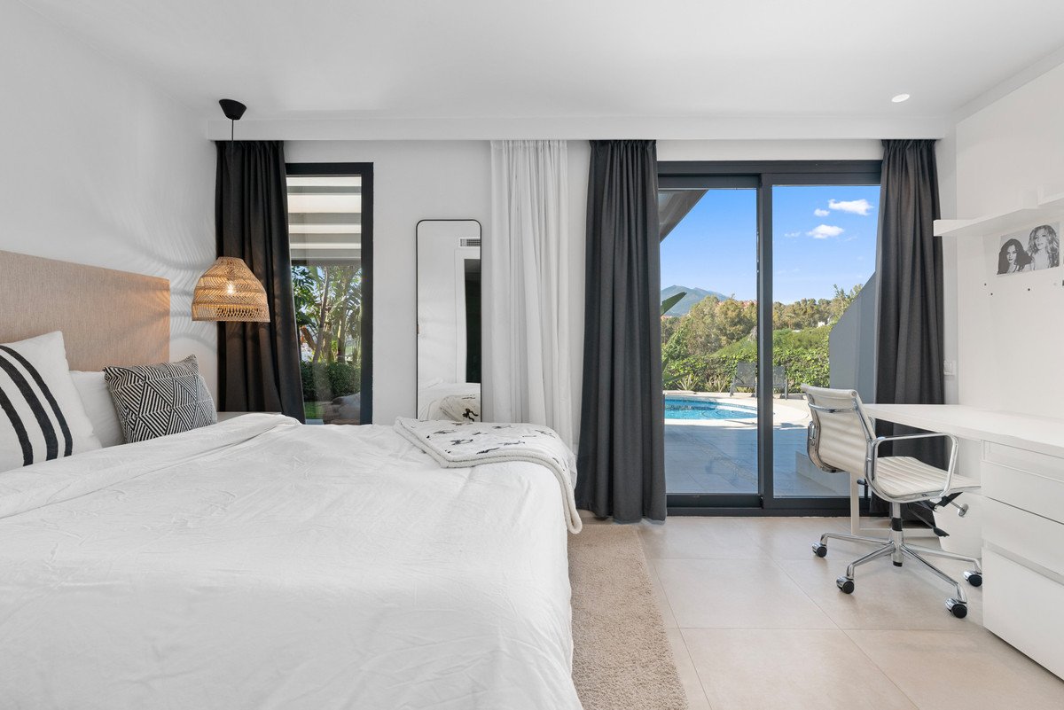 4 Bed Detached Villa in Nueva Andalucía