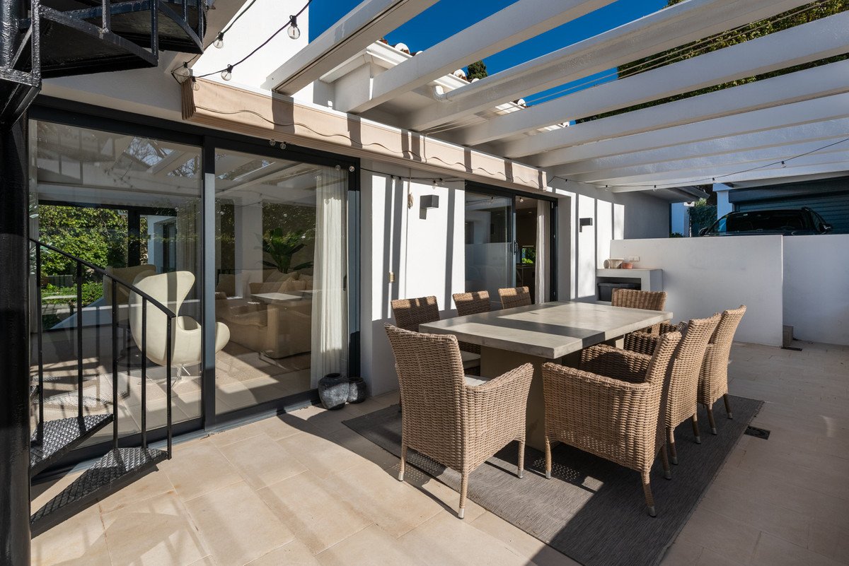 4 Bed Detached Villa in Nueva Andalucía