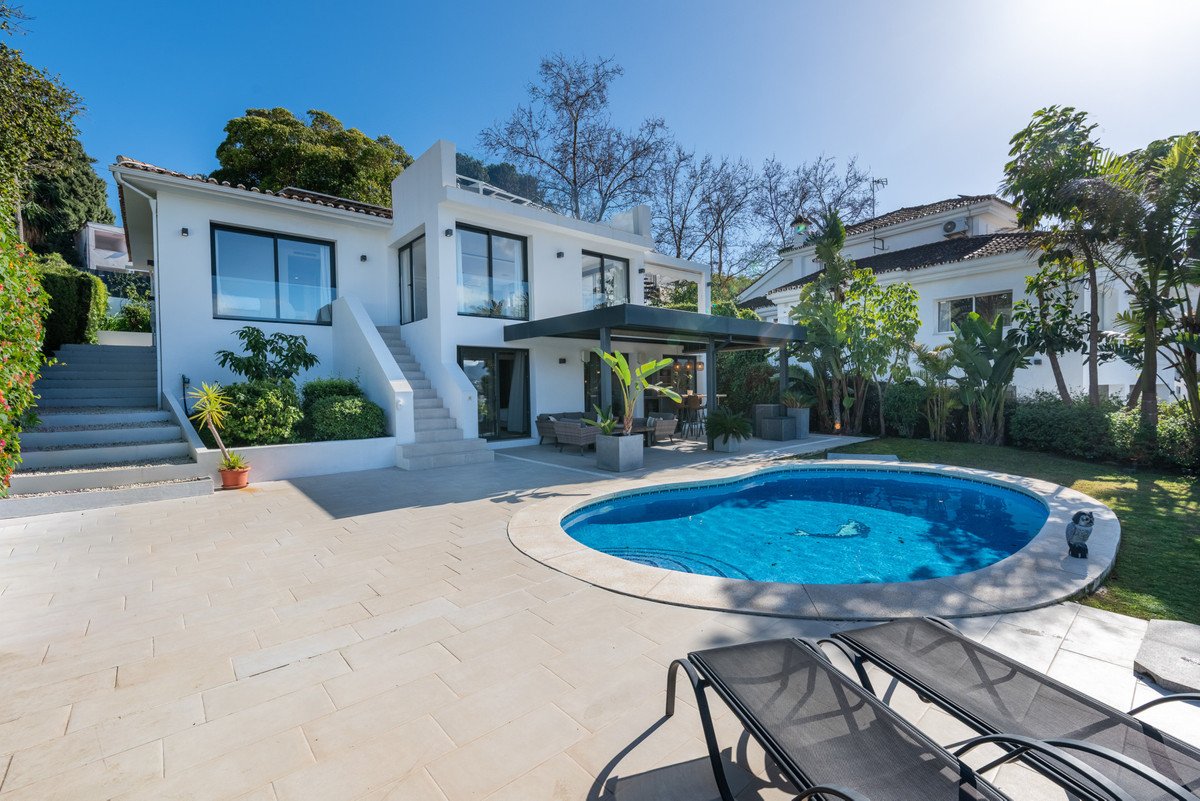 4 Bed Detached Villa in Nueva Andalucía