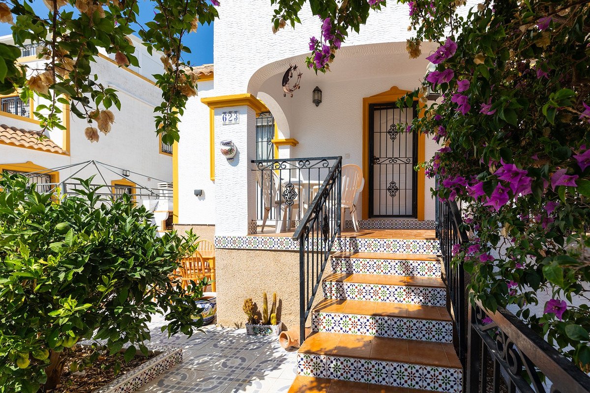 3 Bed Detached Villa in Vista Bella Golf